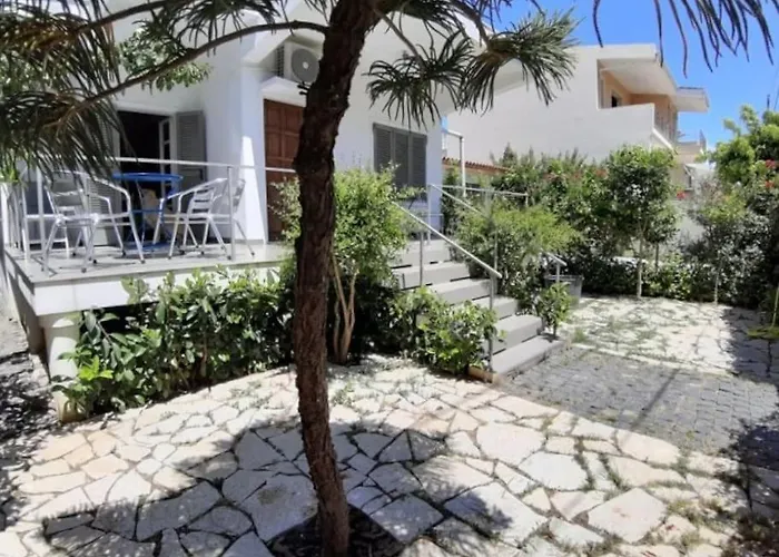 Апартаменты Castello House